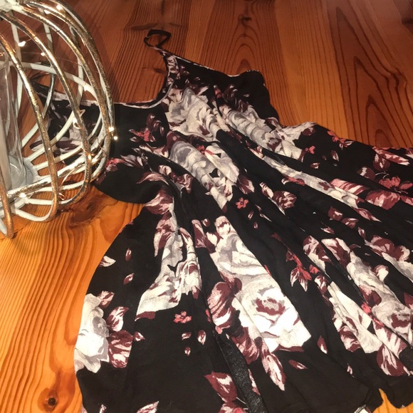 Free People Flowy Boho Top - Picture 2 of 8